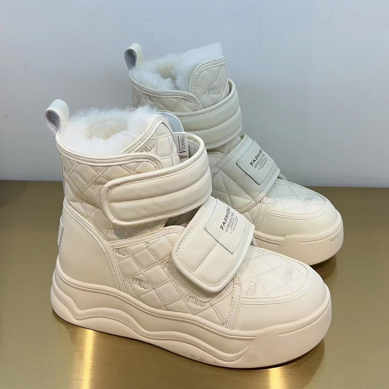 雪地靴冬季保暖防滑羊毛时尚好穿