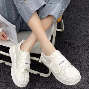 小白鞋 加绒真皮魔术贴贝壳头休闲百搭松糕底板鞋 饼干鞋 女2026新款