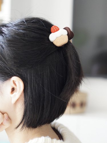 原创手作可爱冬季羊毛毡草莓蛋糕短发抓夹鲨鱼夹发夹闺蜜礼物发饰