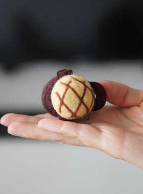 woou萌玩原创羊毛毡菠萝油菠萝包手工食物发夹女童发饰鲨鱼夹抓夹