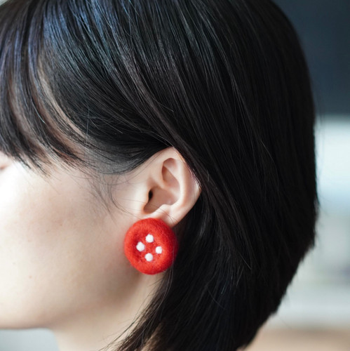 原创手作可爱秋冬毛绒羊毛毡纽扣不对称耳饰耳环饰品银针闺蜜礼物