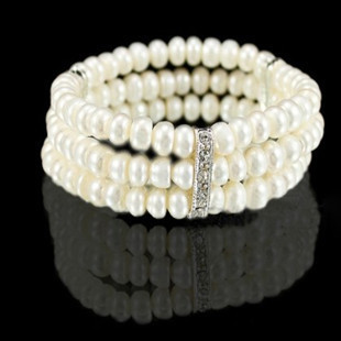 网红弹力手链女日韩版学生手饰品白色简约时尚镶钻多层珍珠手镯