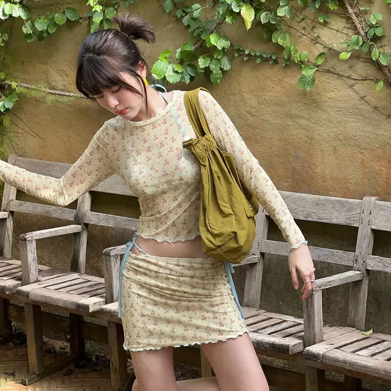 少女感碎花绑带挂脖露背比基尼套装防晒长袖花边半身裙新款泳衣女