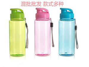 跑江湖地摊货源热销太空杯子学生便携水杯库存摔不破塑料带盖子