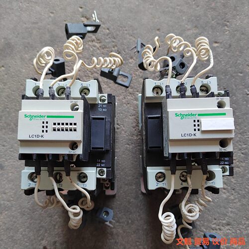 施耐德电容接触器LC1DPK12，成色非常新，线圈电压220议价
