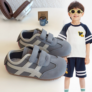 儿童美式复古阿甘鞋2026年新款宝宝平底板鞋便利魔术贴女童运动鞋