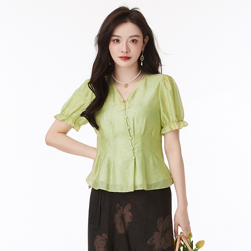 2025年夏装漫天雨专柜 高端UE系列衬肤显白V领单排扣五分袖衬衫女