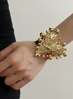 Golden heart-shaped wide open metal bracelet bracelet 手环