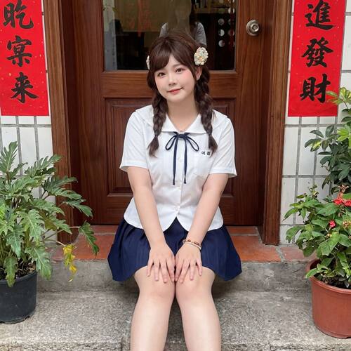 胖MM大码圆领短袖衬衣收腰花瓣摆显瘦衬衣女jk制服夏季款学院风