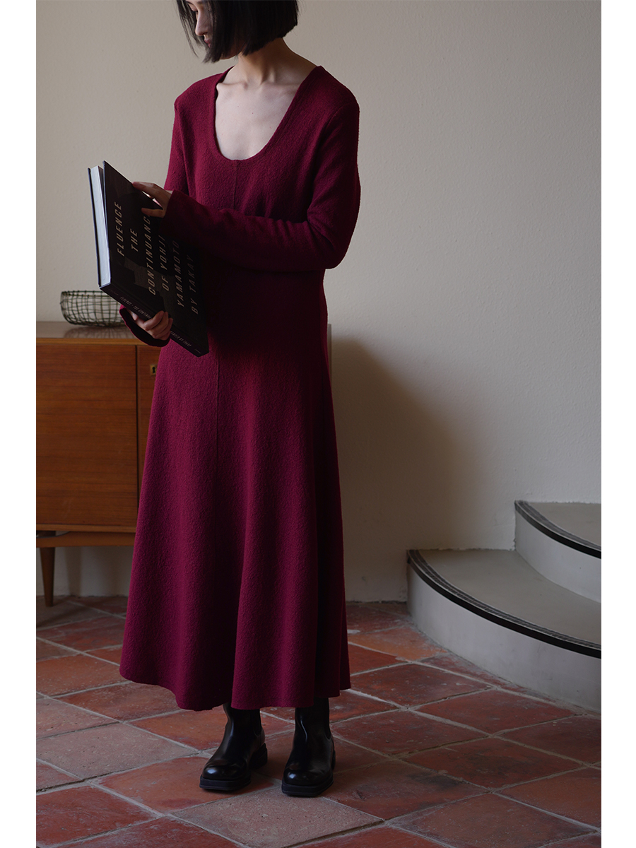 红色小众设计羊毛呢纯色