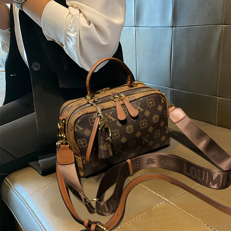 品牌包包女式2025新款高级感时尚大容量手提单肩斜跨波士顿枕头包