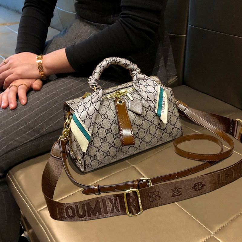 枕头包女2025新款真皮包包高级感时尚大容量手提单肩宽肩带斜挎包