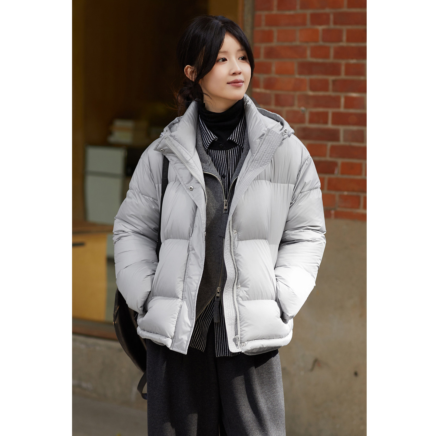 忘城N932座/灰调生活/冬季新款新国标90白鸭绒保暖银羽绒服外套女