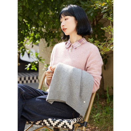 忘城v领休闲文艺绵羊毛混纺毛衣