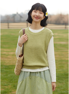 忘城C1069座/春水绿芽/2024早春新品棉麻草绿镂空针织马甲背心女