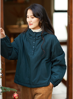 忘城L118座/风吹旷野/2023冬新品文艺休闲墨绿短款连帽保暖棉服女