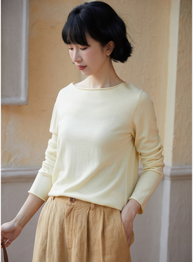 忘城Y640座/黄木香/羊毛混纺不对称下摆淡黄卷边圆领针织打底衫