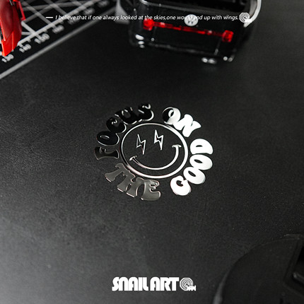 专注开心的事笑脸金属贴纸个性创意高级感笔记本电脑手机油箱车贴