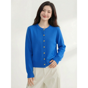 孔雀蓝气质金扣针织衫开衫女早春新款宽松显瘦软糯毛衣外套上衣
