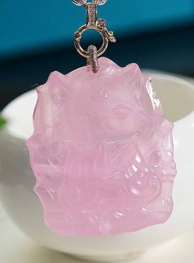 天然马达加斯加粉水晶九尾狐项链 姻缘狐九尾狐吊坠配人造晶珠链