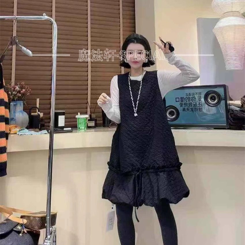 菱格木耳边无袖背心花苞连衣裙