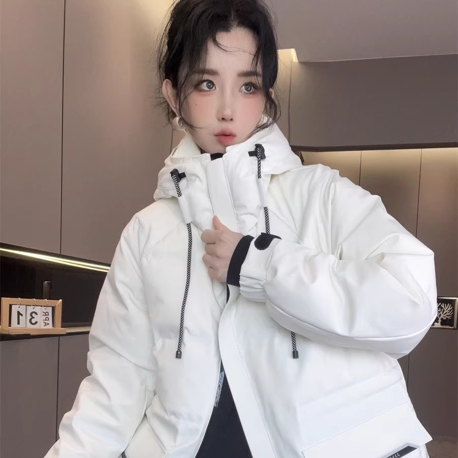 连帽软壳冲锋衣羽绒服女