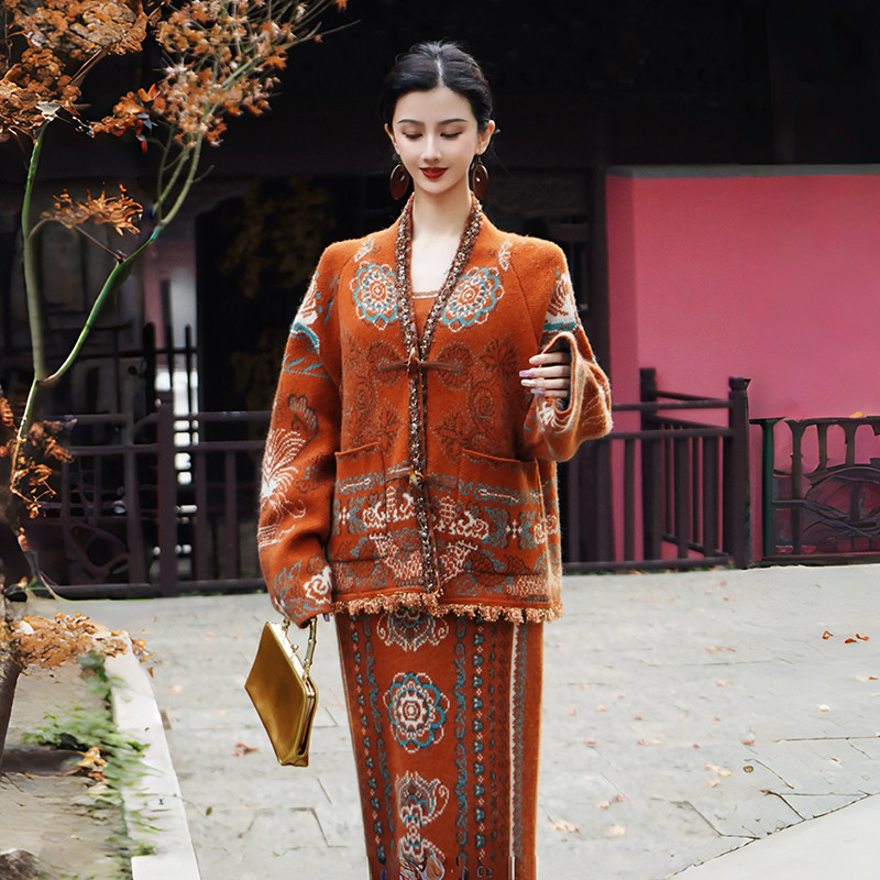 澄渔高定【杏芙莲鲤】明制汉风橘棕羊毛浣熊绒针织上衣背心裙套装