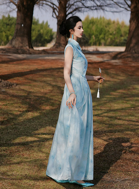 澄渔高定【岚玉倾城】新中式青岚晕染刺绣蝉翼纱玉石扣系带连衣裙