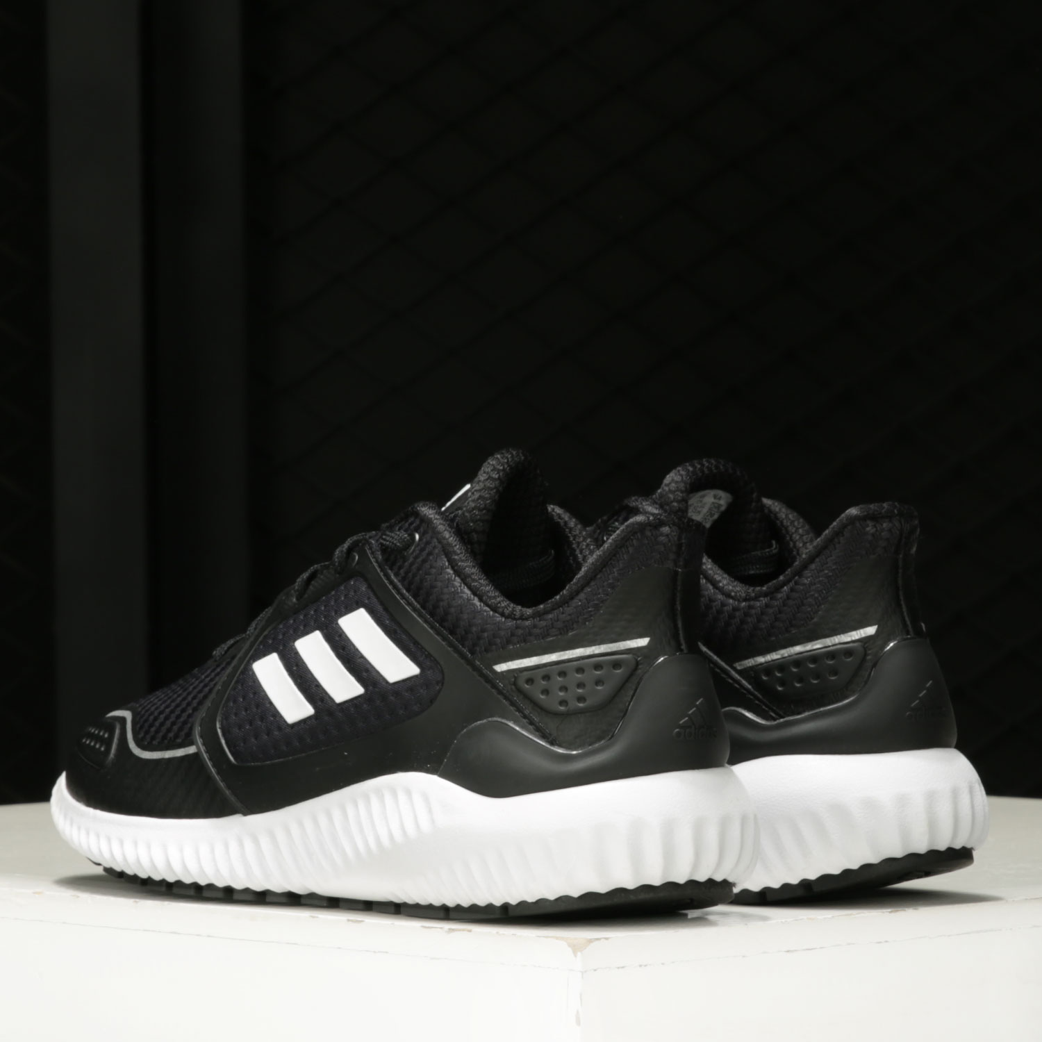 阿迪达斯正品男女跑步鞋