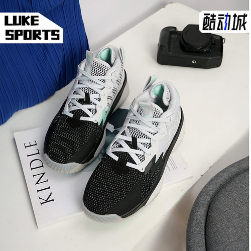 Adidas/阿迪达斯中帮篮球鞋