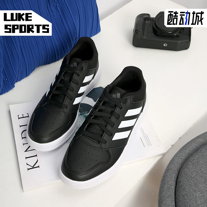 运动鞋阿迪达斯Adidas