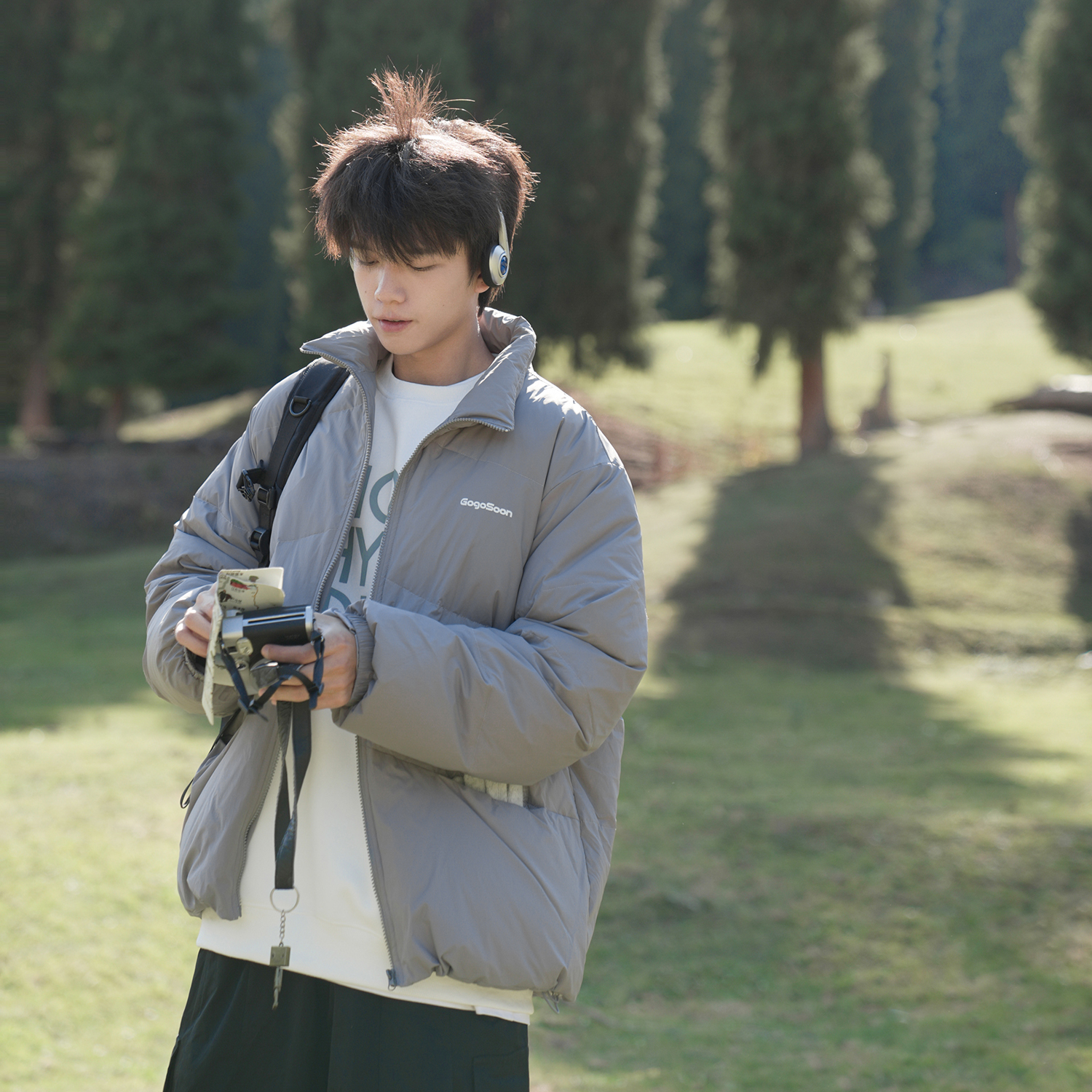 GOGOSOON羽绒服男新款2025冬季90白鸭绒短款立领肤感休闲保暖外套