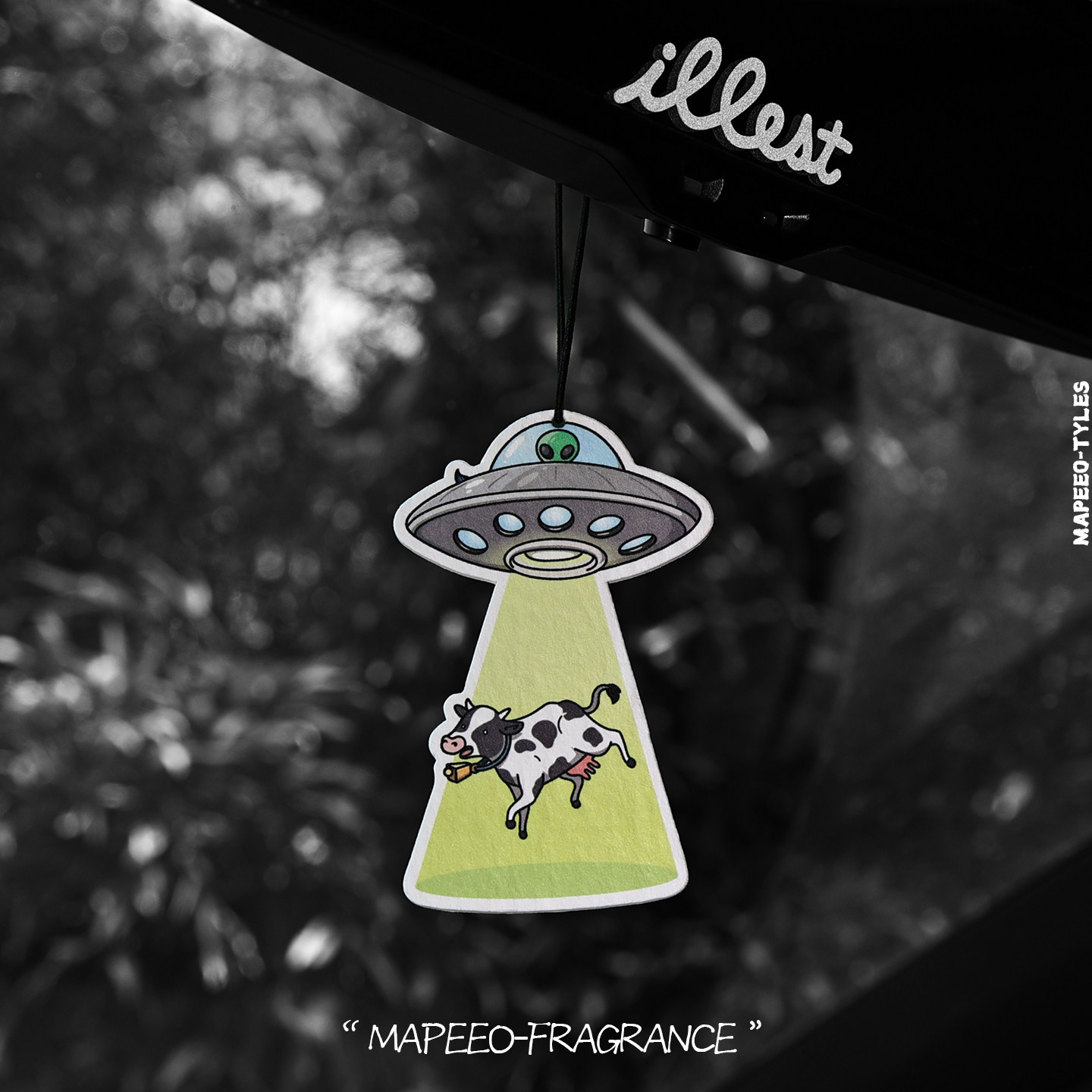 外星人偷牛卡通UFO汽车挂式香水祛异味车内香薰异形挂件可爱创意