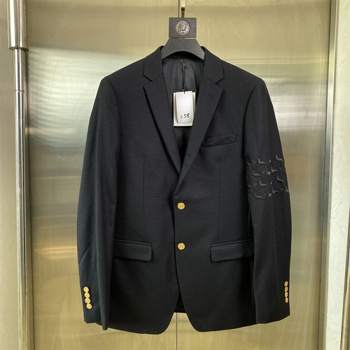 就一件亏本清仓品牌货单排扣西装