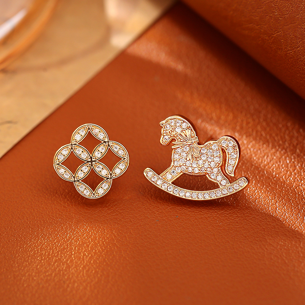马上有钱生肖马本命年春节锆石耳钉招财进宝喜庆时尚高级感国风