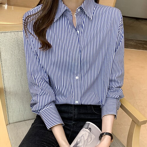 蓝色竖条纹衬衫女2026春秋新款上衣设计感小众衬衣内搭法式打底衫
