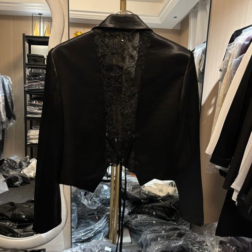 2025春夏新款高级感醋酸短款外套女小众设计蕾丝拼接洋气西服上衣