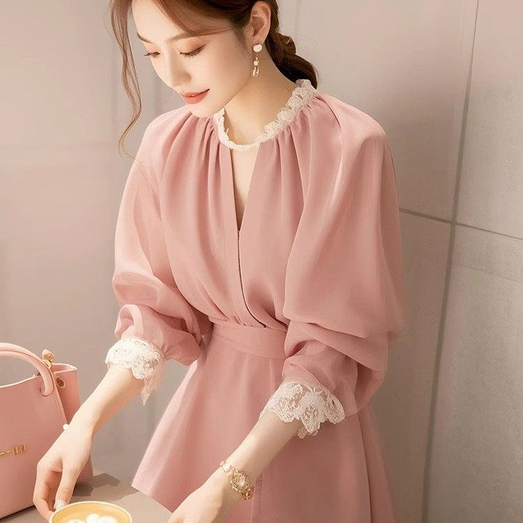 2025早春季新款连衣裙今年流行多巴胺绝美小裙粉色蕾丝花边雪纺裙