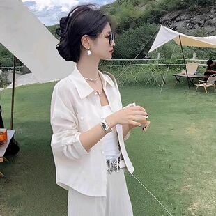 夏季白色开衫外搭冰丝防晒衬衫女新款时尚翻领短款纯色防晒衣外套