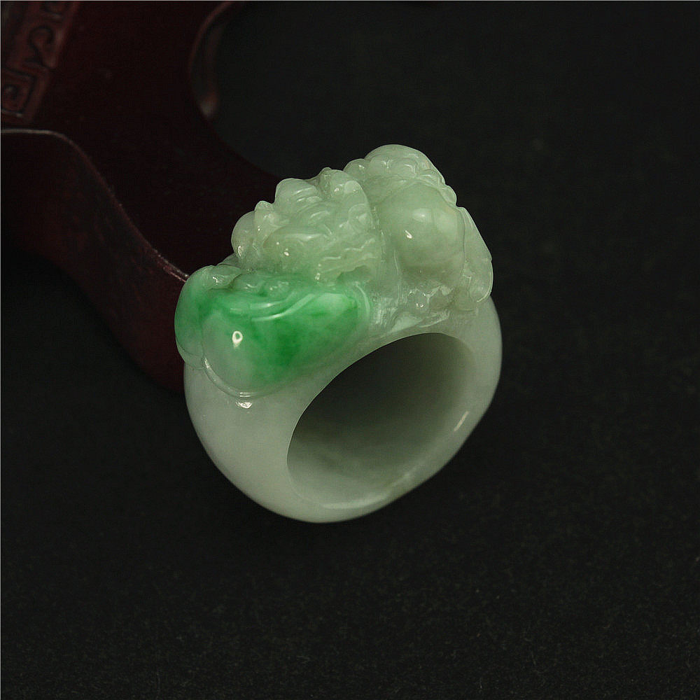 20mm 特价 缅甸天然翡翠A货玉器 糯种辣绿白底青如意招财貔貅戒指