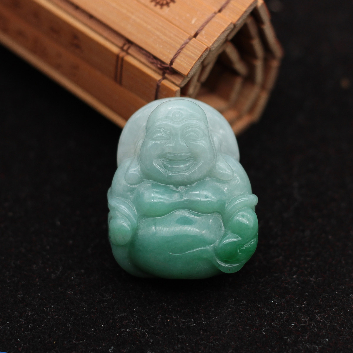 缅甸天然翡翠A货玉器 糯种飘绿大笑佛 玉佛佛公吊坠玉佩 证书包邮