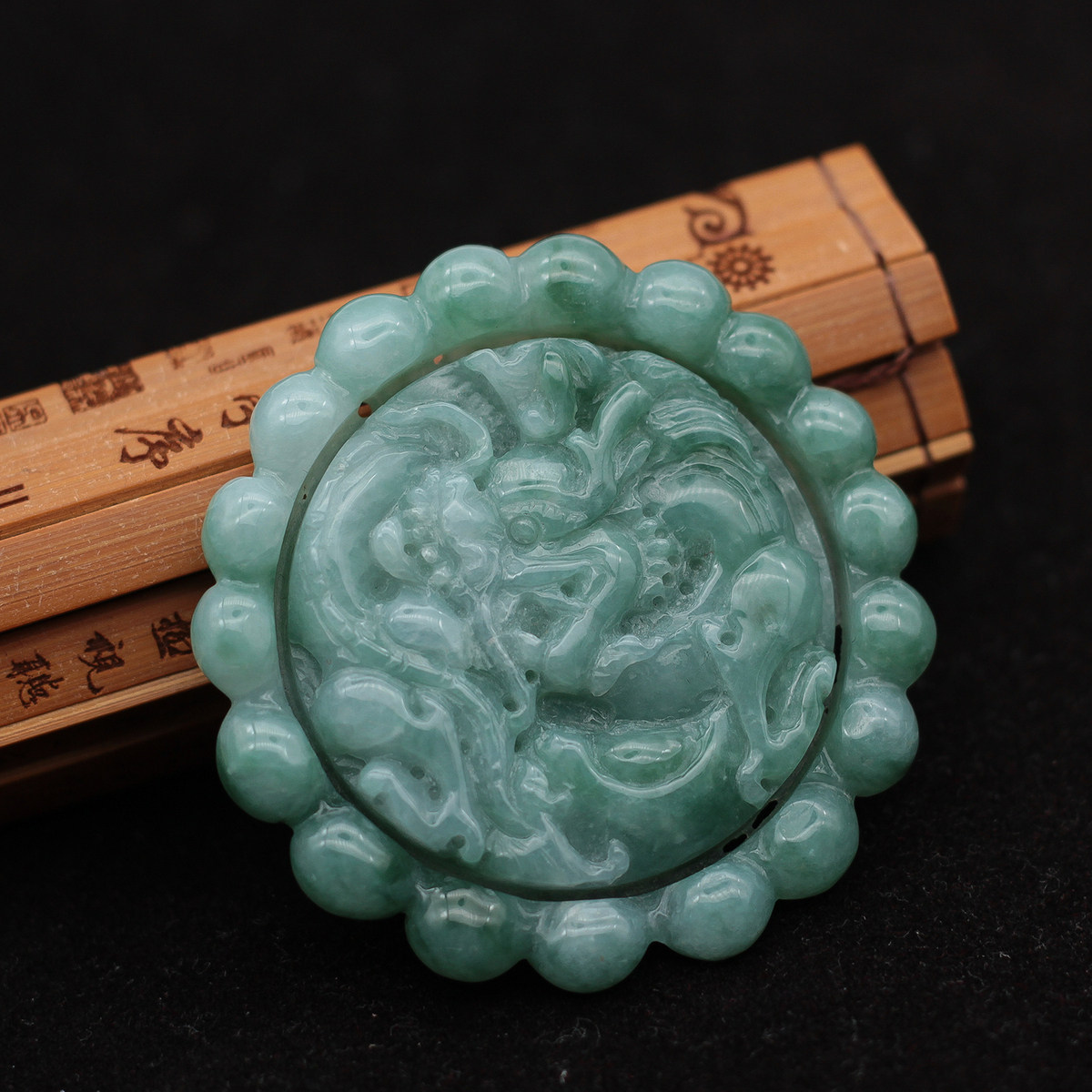 缅甸天然翡翠A货玉器 糯种飘绿仿古龙凤呈祥吊坠玉佩挂件 包邮