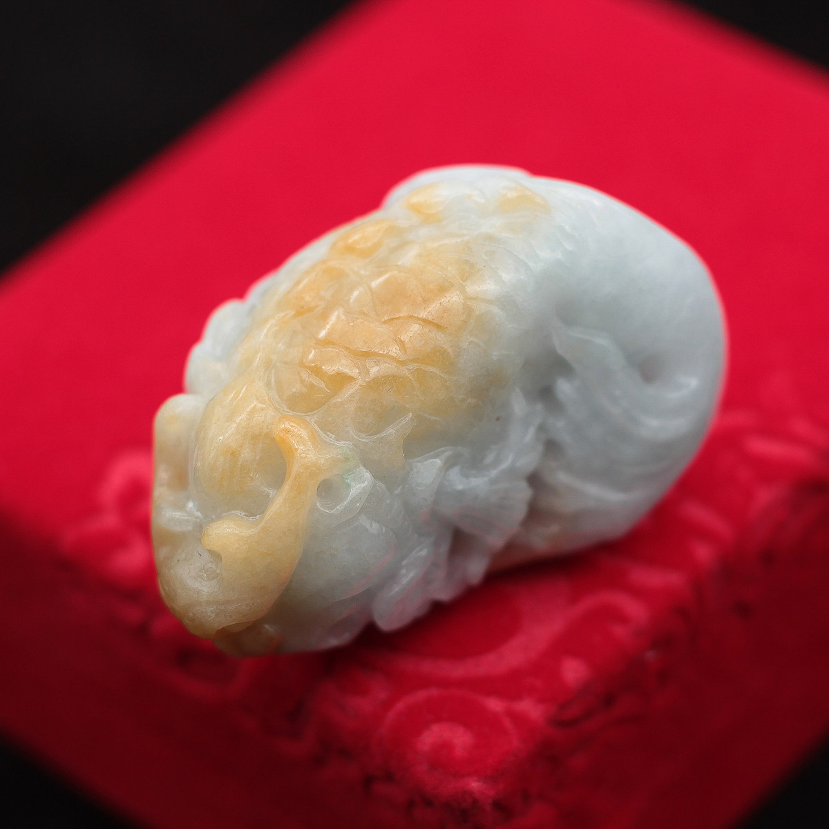 特价 缅甸天然翡翠A货玉器 糯种黄翡白玉龙头鱼鸱吻螭尾吊坠 包邮