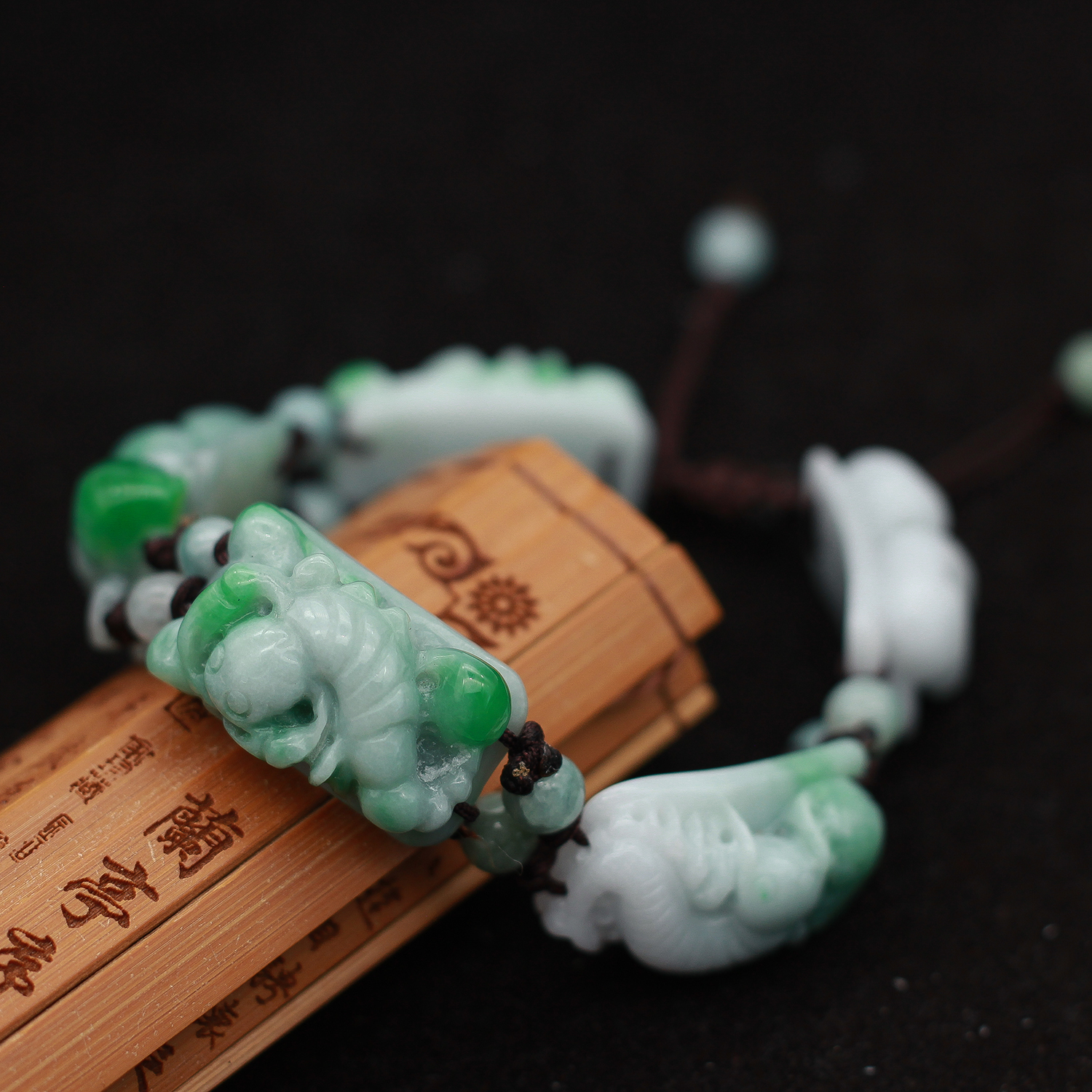 缅甸天然翡翠a货玉器 冰糯种飘绿保平安五毒男女款手牌手链包邮