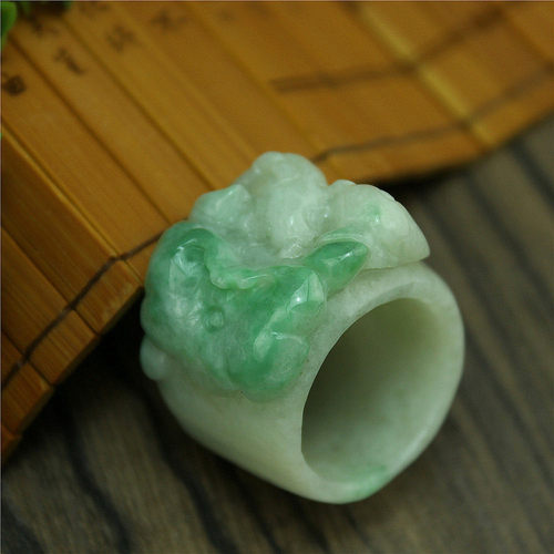 白底青飘绿年年有余戒指玉器包邮