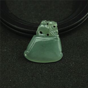 特价 缅甸天然翡翠A货玉器 老坑冰种府(斧)上有龙吊坠 包邮