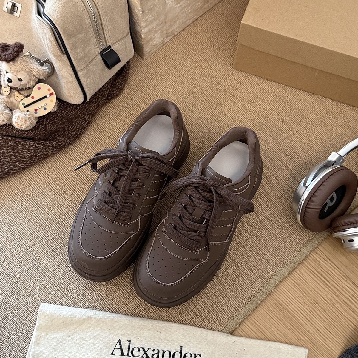 宝小姐2025年秋冬季厚底百搭休闲鞋新款时尚滑板鞋运动休闲板鞋