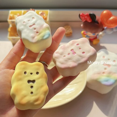 正品兔兔饼干慢回弹捏捏湿软嫩泥感解压玩具包装盒礼物squishy