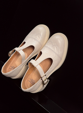classics。经典· 羊皮白色中跟粗跟玛丽珍小皮鞋T字带高跟单鞋女