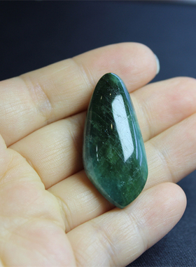 WW29碧玺蓝色随形镶嵌吊坠可打孔收藏天然宝石蓝山雪意境耐看双面